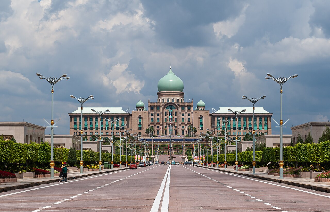 Best Day Trips from KL (Genting, Putrajaya, Batu Caves)